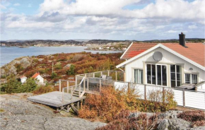 Отель Holiday home Skräddarberget Kyrkesund  Кюркесунд